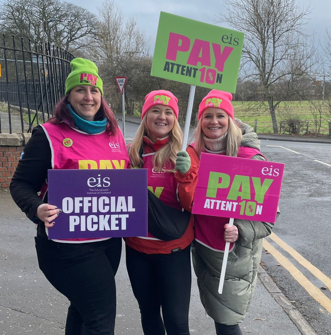 Second day of strike action. Hopefully <a href="/ScotGovEdu/">ScotGov Education</a> and <a href="/S_A_Somerville/">Shirley-Anne Somerville</a> will #PayAttention so that teachers and pupils can be back in our classrooms doing what we love. <a href="/EISUnion/">EIS</a> <a href="/EISEastLothian/">EIS EastLothian</a>