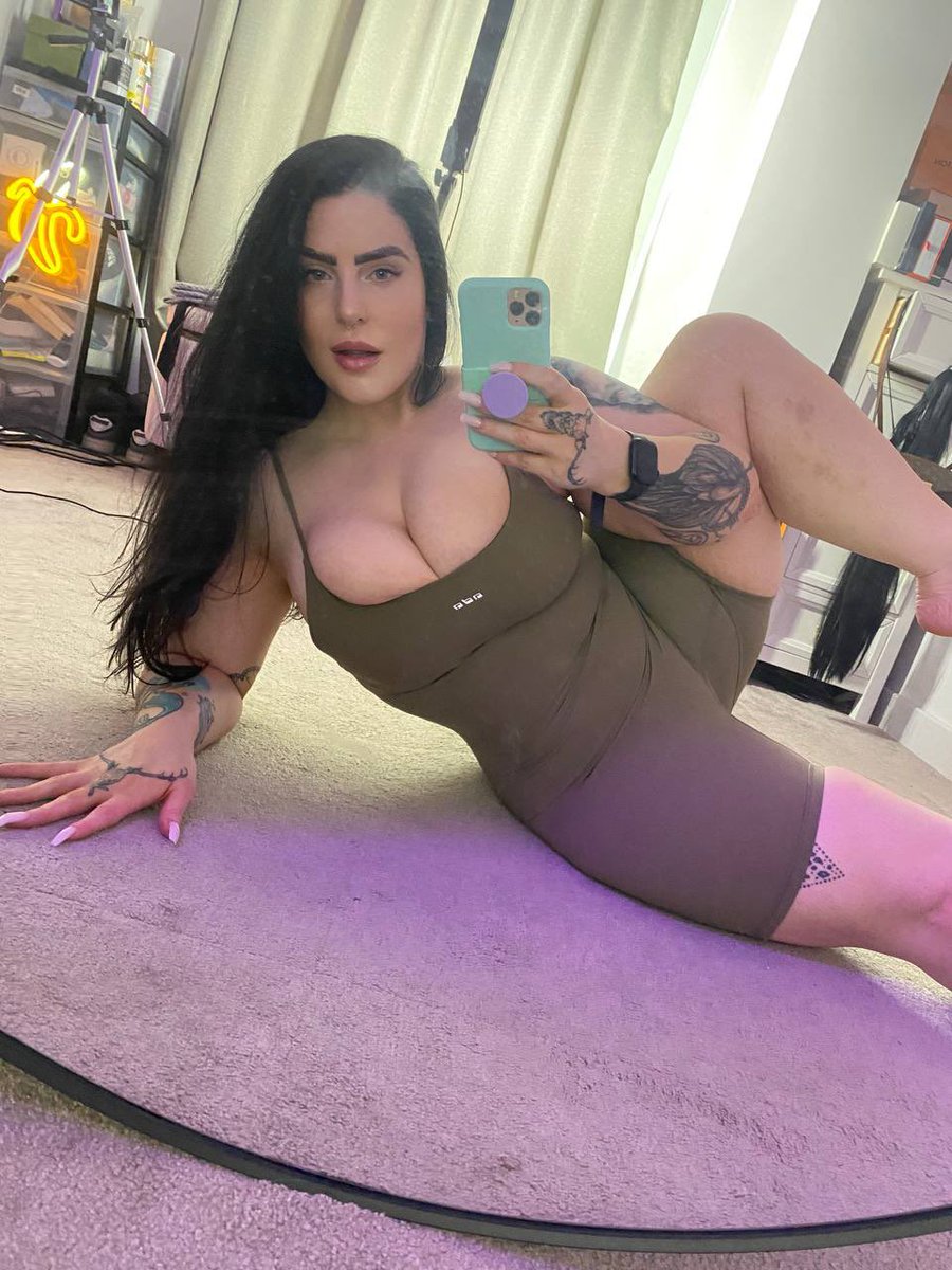 Lucy tweet media