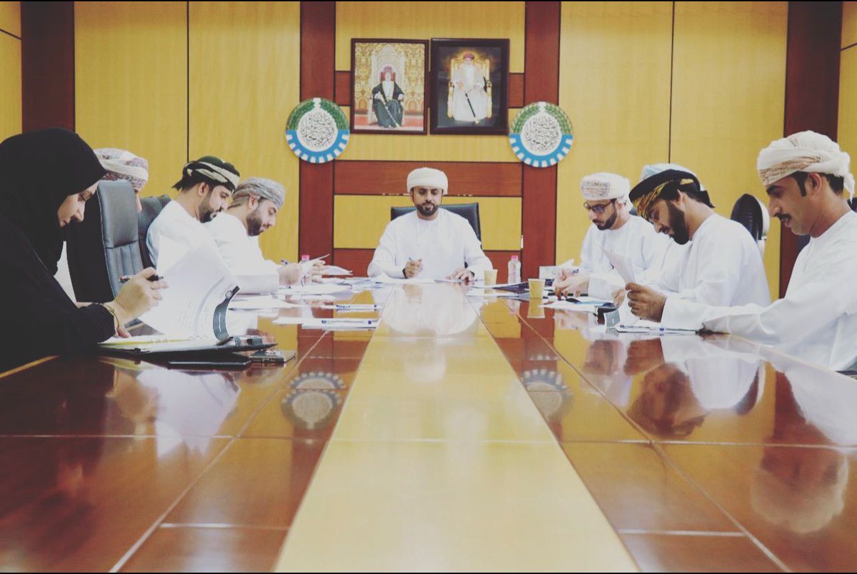 OCCI_BN's tweet photo. عقدت لجنة الاستثمار بفرع الغرفة بمحافظة شمال الباطنة اجتماعها الأول برئاسة الفاضل/محمد بن عبدالله بن سيف الشافعي نائب رئيس مجلس إدارة فرع الغرفة، رئيس اللجنة وبحضور الأعضاء. https://t.co/99AoFbvTZH