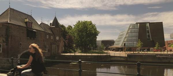 De Commissie Koloniale Collecties zoekt 2 twee secretarissen. Eén met het zwaartepunt op juridische kennis en werkzaamheden, de andere op onderzoekservaring mbt herkomstonderzoek. #werkenvoornederland >> bit.ly/3ZfS5kz 📝Solliciteren tot 15/3/23. #vacature #erfgoed