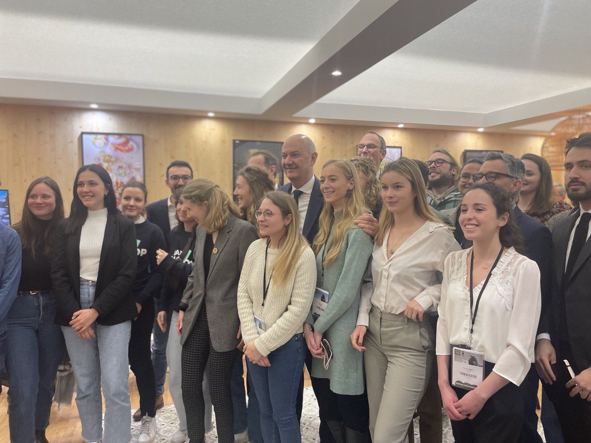 Le défi pour l’industrie laitière est immense. 

Avec les étudiants en BTS agricole de l'école nationale de l'industrie laitière et les jeunes collaborateurs de <a href="/Danone/">Danone</a>. Attractivité, formation, renouvellement des générations, santé et #décarbonation étaient au menu des échanges!