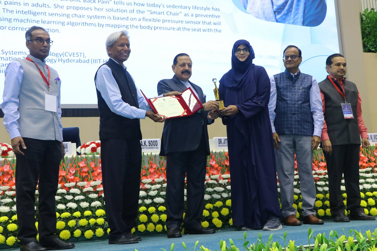 AWSAR recognition for the second position under PhD Category to Ms. Anis Fatema for her popular science story “Breaking the walls of Chronic Back Pain”. #AWSARCompetition2022 @DrJitendraSingh @PrinSciAdvGoI @kvijayraghavan @moesgoi @IndiaDST @iiit_hyderabad @AnisFatema5