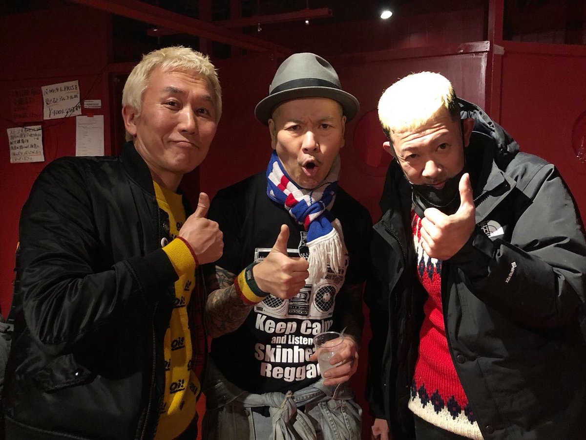 nevertrust_usc's tweet photo. 大阪のDJ陣はスキルが高く
意外性とユーモアがあるので
聴いていて「ほー！」とか
「なるほどねー！」とか
つい口に出してしまった。
選曲や繋ぎ方など勉強になりました。
次会ったときは師匠と呼ぼう^_^

#monkeepunch 
#miki
#shigachang 
#dj 
#osaka
#skinheads 
#punks
#oi https://t.co/e2dDZ2XHyK