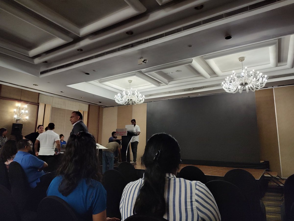 ShabiyaAli's tweet image. #SoSriLanka #SoLate