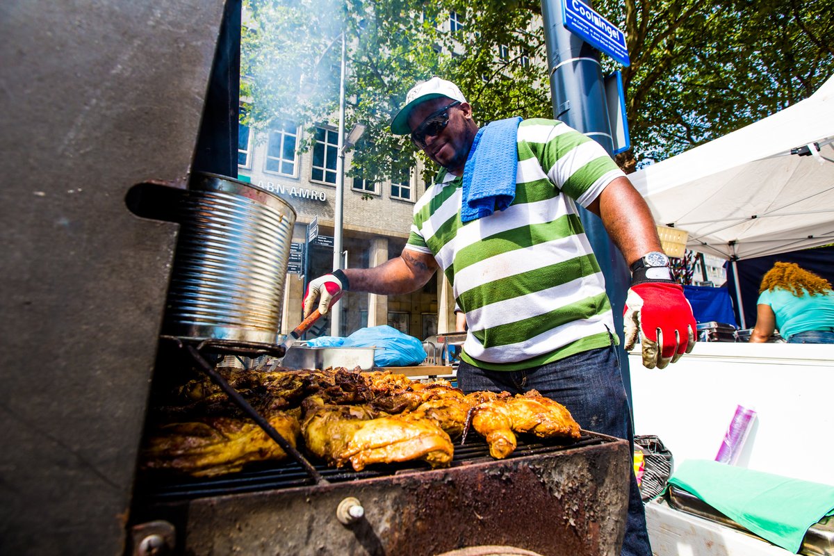 Mmm.. 😋 De inschrijvingen voor de Mercado gaan hard! De Coolsingel zal weer rijkelijk gevuld worden met lekkere (street)foodstandjes, kleding en snuisterijen uit verschillende culturen 🍴

Wil jij ook een plekje op de Mercado? Meld je dan nu aan!

👉 rotterdamunlimited.com/programma/merc…