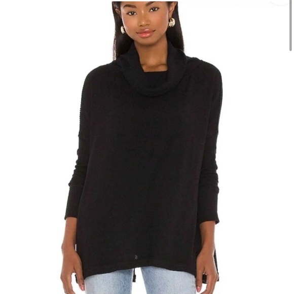 TaylorFoss5's tweet photo. So good I had to share! Check out all the items I'm loving on @Poshmarkapp #poshmark #fashion #style #shopmycloset #freepeople: https://t.co/2Jz6zl7Rb3 https://t.co/rIA9so2wbi