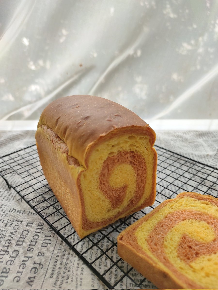 sassycatbakery's tweet image. มีนา แล้วมีเลขเด็ดด้วยจะดีใจมาก 😀
vegan two tone ฟักทอง&amp;amp;ชาไทย #ชุมชนขนมปัง #veganbread