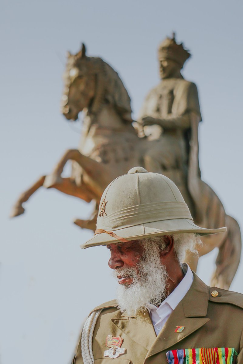 ሚኒሊክ ተወልዶ ባያነሳ ጋሻ 
ባልቻ ባይዋደቅ እስከመጨረሻ 
ለሀገሩ ለመሞት አሉላ ባይሻ 
ምን ይውጠው ነበር ይሄኔ ሀበሻ ❤