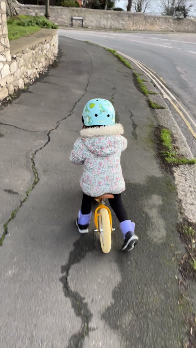 The Daily Mail cyclist hatred runs so deep; this morning I had an old man look at me incredulously and say 'that's dangerous', while my 3-year-old daughter rode past him on the pavement, at walking pace, on her little balance bike. WTF did he think was going to happen to him...