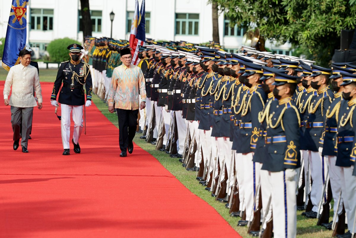 anwaribrahim's tweet photo. Ketemu Presiden Republik Filipina Ferdinand "Bongbong" Romualdez Marcos Jr. di Istana Malacañan petang ini. 

#MalaysiaMADANI #MASPH https://t.co/NPxPgtT1NY