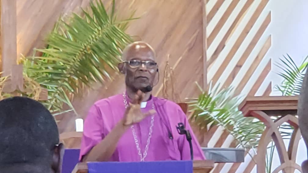Rev_Munisi's tweet photo. Baba Askofu Dkt Kweka akiongoza na kufundisha/kuwajengea uwezo kwenye Uwakili  wetu kwa Bwana, kwa  Wachungaji, Wainjilisti, Parish workers 113 wa Sharika zote za Jimbo la Karatu 

#UwakiliWetuKwaBwana https://t.co/I44Ef0JuwO