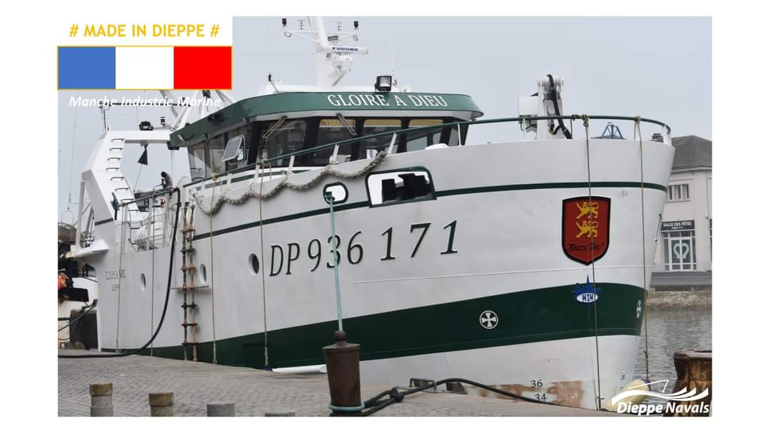 Mim_dieppe's tweet photo. ☀️ Pour passer une bonne journée dans la positivité et l'optimisme, il est important de se remémorer les bons souvenirs MADE IN DIEPPE !

🛥 On vous partage le magnifique chalutier "Gloire à Dieu" 

@dieppefr @dieppemaritime @NLanglois76 https://t.co/SIceT5ItTP