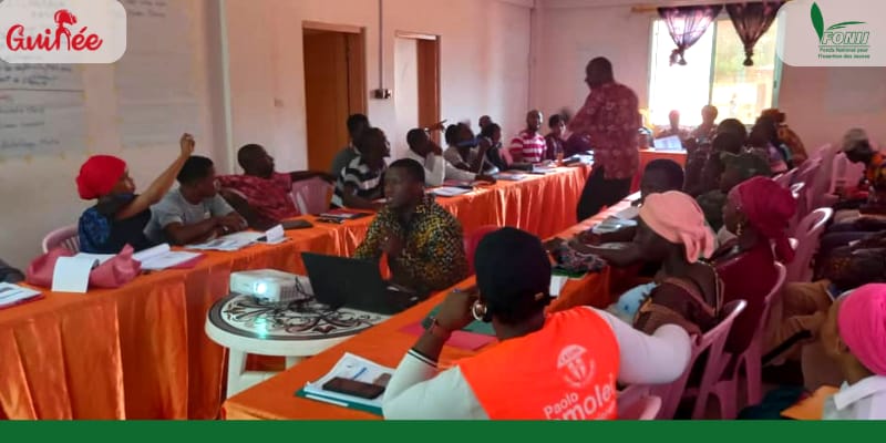 FONIJGUINEE's tweet photo. #FORMATION !
Lundi 27/03/2023, la Direction Générale du #FONIJ à travers son Service Conseil, Formation et accompagnement a officiellement lancé la formation des Jeunes détectés par le #FONIJ à Kankan Nabaya.
#FONIJ, une jeunesse épanouie, un avenir radieux. https://t.co/MsX6Bm557r