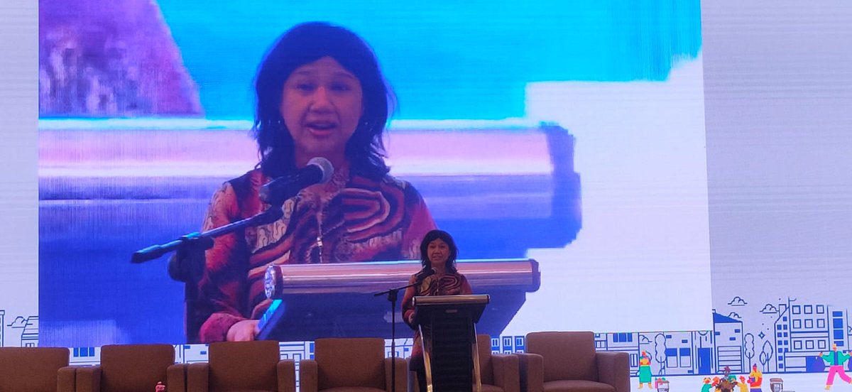 cricproject's tweet photo. Dr. Bernadia Tjandradewi @BernadiaIrawati closes today's event and hopes 10 pilot cities could become references for other cities - not only in Indonesia but also in Asia Pacific - in developing climate mitigation and adaptation actions. @uclgaspac #CRICProject #UCLGASPAC https://t.co/bRoByJRCMm