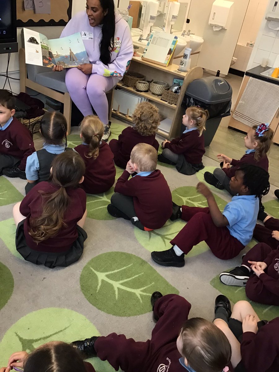 CharlesPrimN's tweet photo. Thankyou to another of our wonderful parents for being this mornings secret reader in our nursery. The children love hearing our grownups read their favourite stories 📚☺️#StChEYFS #StChReaders #StChEng #StChEnglish https://t.co/xZlPx8QCfy