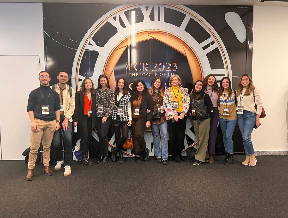 Residentes de radiologia de Murcia y la presidenta de nuestra sociedad en el congreso europeo de radiología en Viena. #ECR2023 <a href="/SeRadArrixaca/">Servicio Radiología Arrixaca</a> <a href="/serammeA6SALUD/">SERVICIO DE RADIOLOGÍA HOSPITAL MORALES MESEGUER</a>