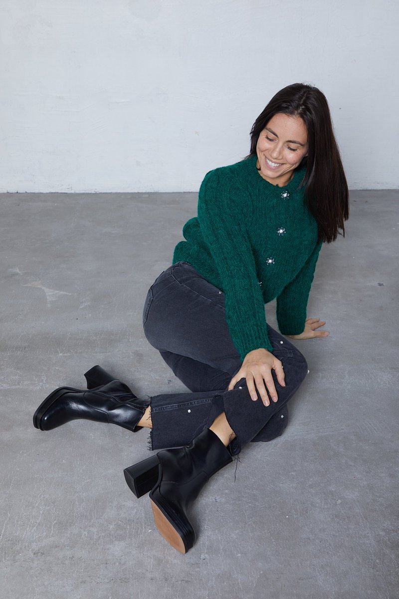 Hello mars, chapitre 3 sur 12 ☀️
-> Andre.fr

#andrechaussure #jeportedesandre