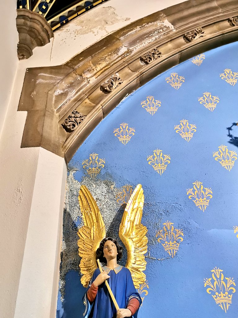 promurals's tweet photo. Nice little repair and restore job on a Lady Chapel in this Birmingham Church. Flaking interior render and paint from a major leak will require stabilising and rebuilding, before colour matching and reapplying Fleur de Lys stencil design. #restoration https://t.co/jF29JtQwos