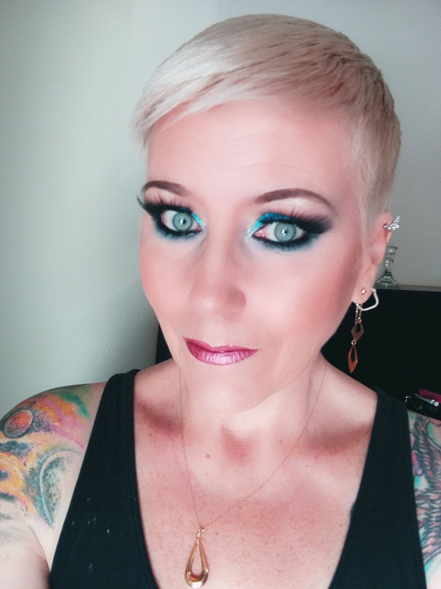 Shirleyaanthony's tweet image. My look from the other day but in natural light  @rimmellondonUS foundation, concealer, setting powder @Maybelline brow pomade @ColourPopCo Rock Candy palette @OFRACosmetics Monaco Lipstick. Becca X @khloekardashian face palette #Over50 #pixiecut #naturallight #blonde #wednesday
