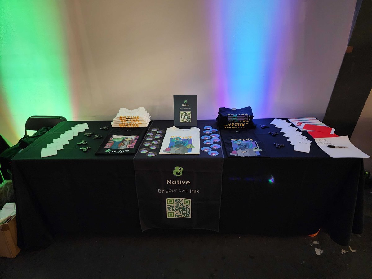 native_fi's tweet photo. 🙌 Had a great night the other day at our first panel at @EthereumDenver!

Shout out to everyone that turned out and our guests for discussing how to drive Mass Adoption in #Web3.

#beyourowndex @cryptomeina @0xtwap @alt_v0rtex @dghelm @daongok https://t.co/4T2FNcK6yj