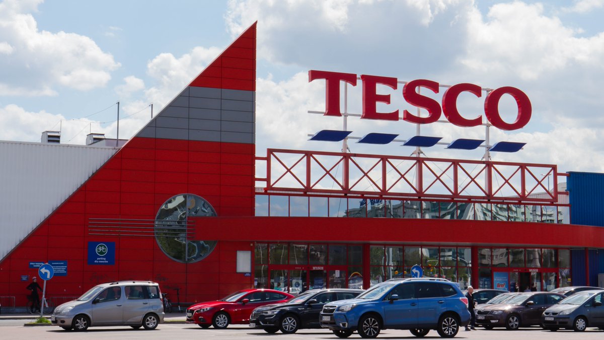 combes_jc's tweet photo. Attention shoppers: According to researchers at UCC, Tesco's "Biodegradeble" teabags don't actually biodegrade when they're buried in soil for 12 months.... Steeped in controversy much? #shoppingproblems https://t.co/SdkQ0736s0
