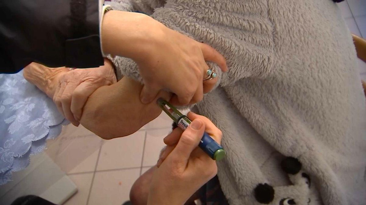 "On ne peut pas continuer comme ça" : les "infirmiers libéraux en colère" sonne l'alerte tf1info.fr/societe/video-…