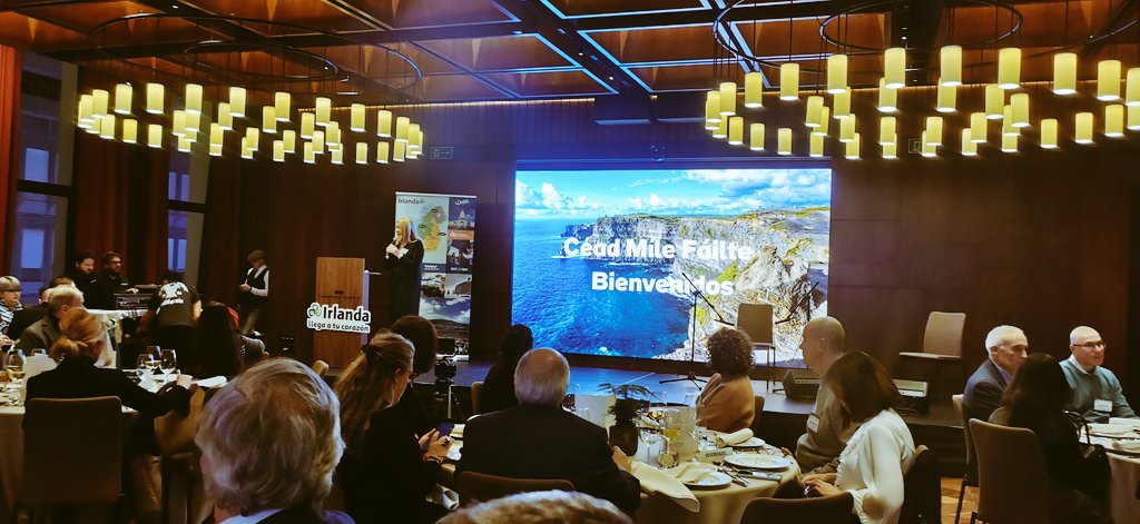 Full house last night in #Madrid as we welcomed close to 150 travel trade to showcase the best of Ireland, with a host of fantastic Irish Industry.

Huge shout out to Cristina &amp; <a href="/susanbolger/">Susan Bolger</a> <a href="/DescubreIrlanda/">Turismo de Irlanda</a>
🇮🇪🇪🇸

Next stop, 📌 Bilbao!

#Tourism #Ireland <a href="/Failte_Ireland/">Fáilte Ireland</a> ☘️