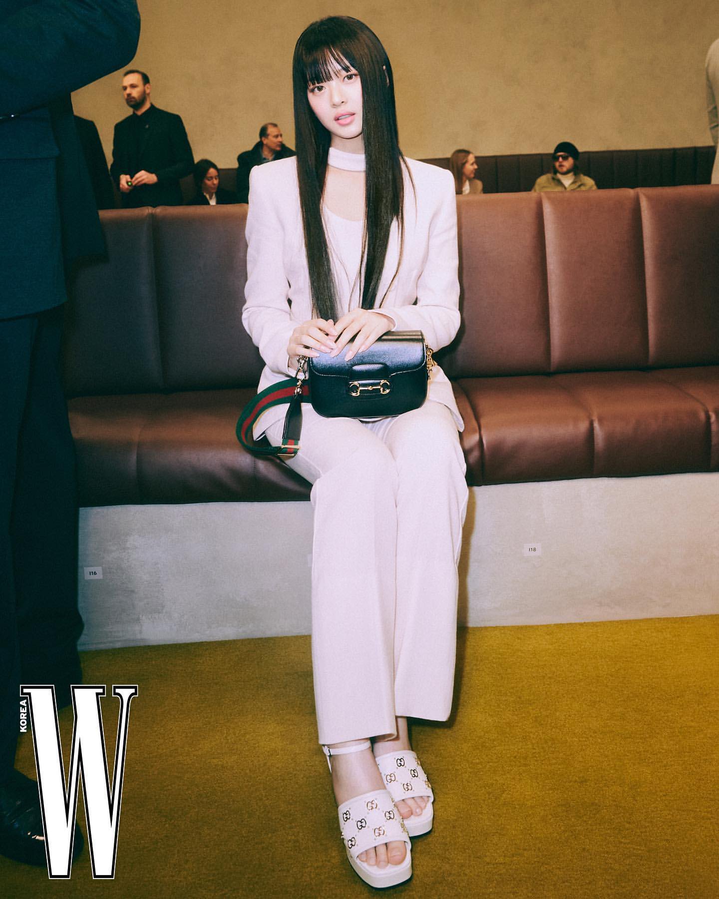 FqISRD5aQAABGpy?format=jpg&name=large