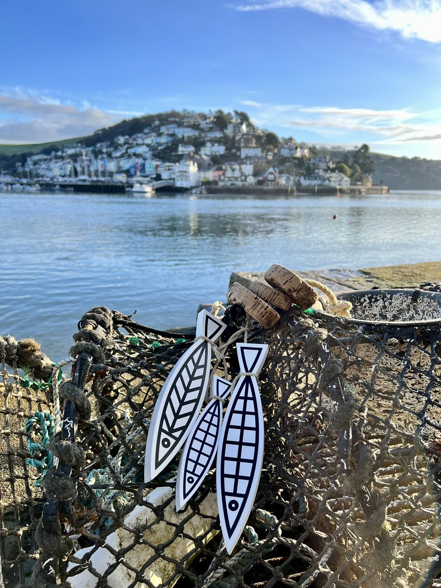 New release of my wooden hanging art… The Catch 🌊 Three fish in my continuous graphic line work with decorative scandi style geometric patterns ✍️ Crafted from wood, hand screen printed &amp; tied with vintage rope and floats. What do you think?