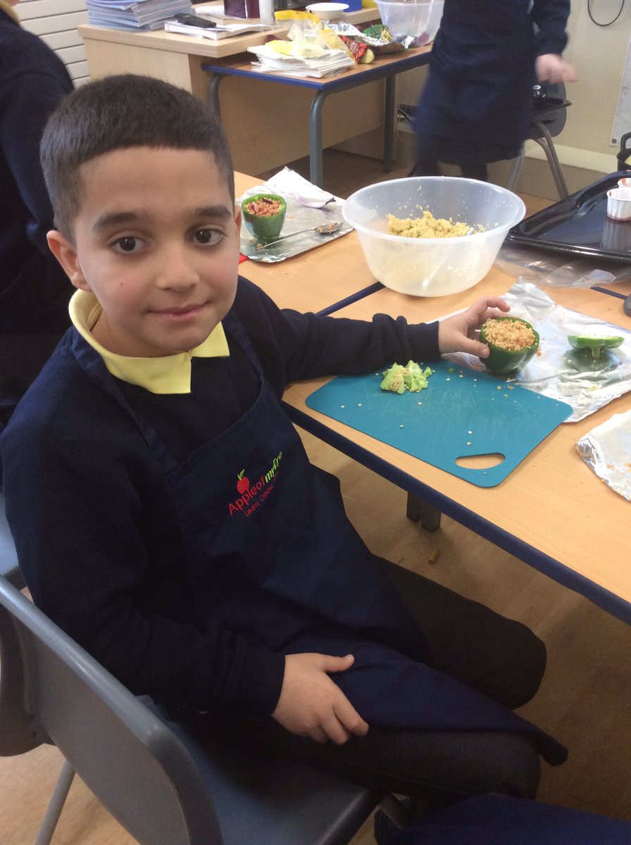 MrsMuirhead5's tweet photo. Another busy morning creating stuffed veg, lots of mixing cutting and chopping- even using the hatch technique @appleofmyeyepl #pinehurstDT  @PinehurstP https://t.co/9n8pV2jsVn