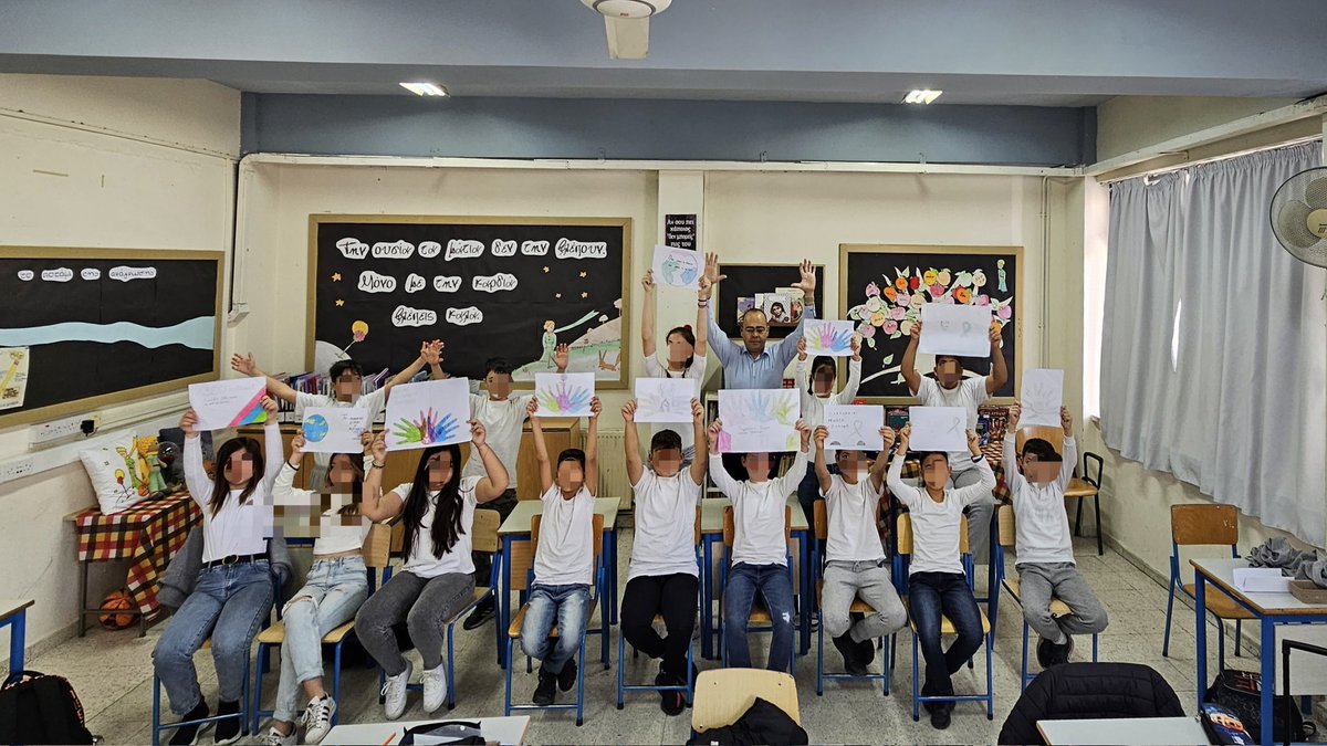 Miltos_M's tweet image. Μιλήσαμε χτες και σήμερα για τις σπάνιες παθήσεις. Για το πώς κάποτε, φέρνουν μαζί τους αναπηρίες, ορατές και αόρατες. Για τους ανθρώπους που παλεύουν κάθε μέρα μόνο και μόνο για να συνεχίσουν να ζουν κι ότι είναι, συχνά, πιο κοντά μας από ότι φανταζόμαστε. 
#RareDiseaseDay2023