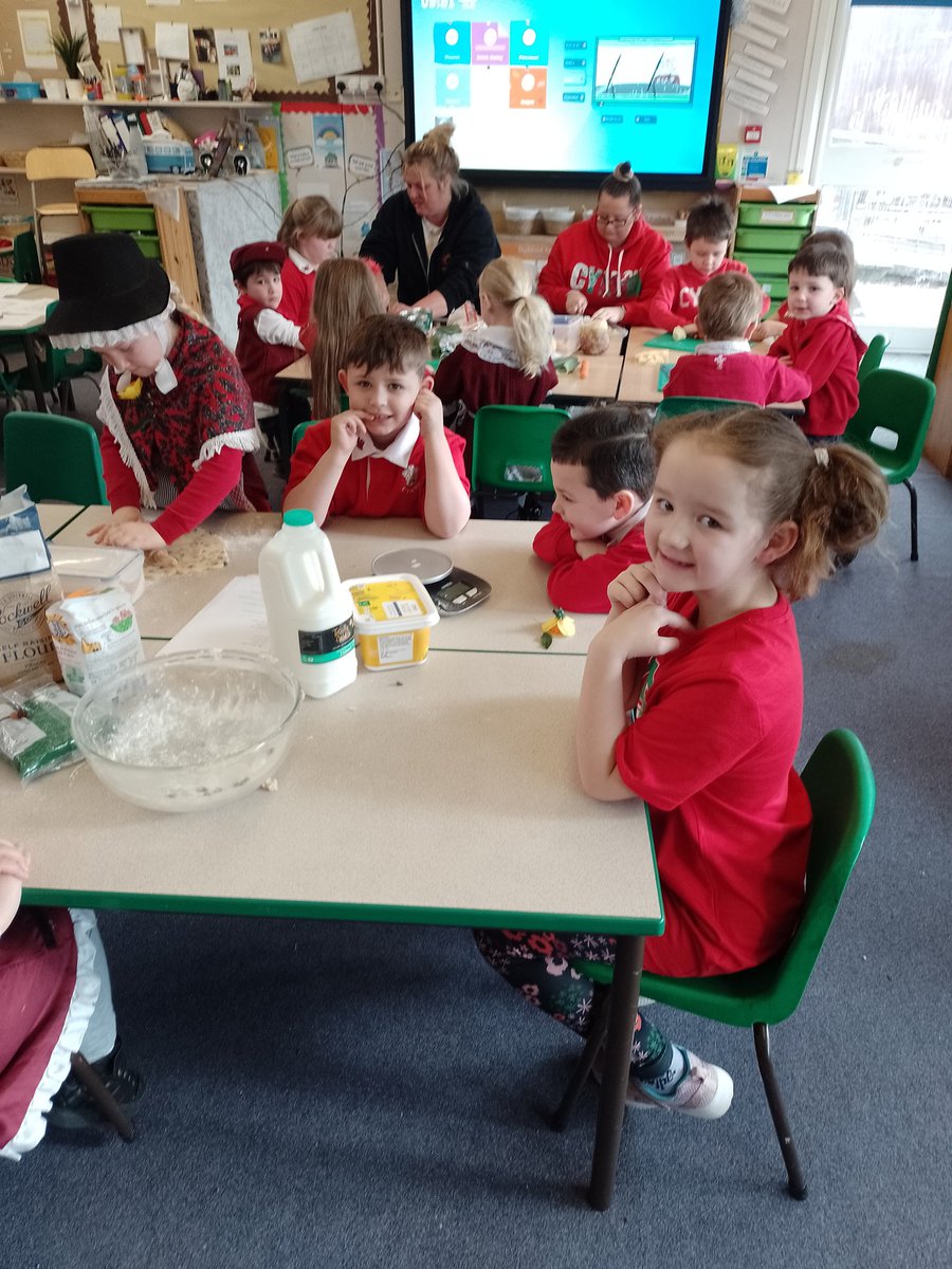 CraigfelenP's tweet photo. Dydd Gwyl Dewiπ΄σ §σ ’σ ·σ ¬σ ³σ Ώ we are making Welsh cakes and Welsh Cawl! #cfpwelsh #cfp2 #cfp1 #cfprec https://t.co/UBt5IOeQB9