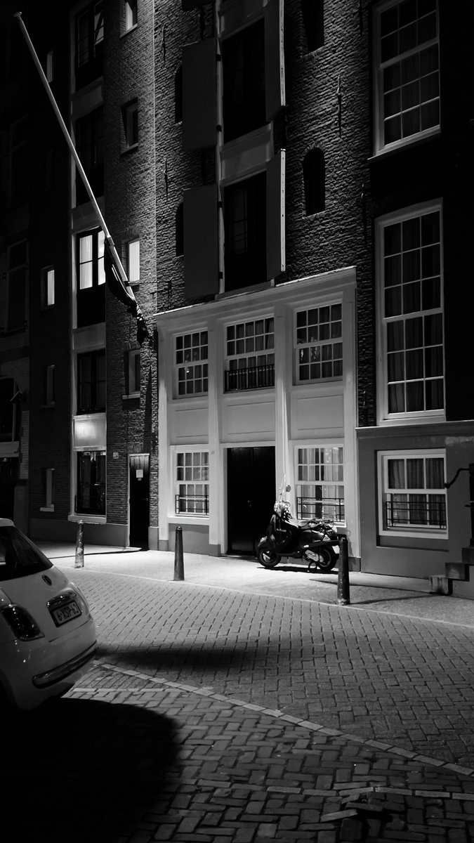 Amsterdam nights feel so noir 📸 #iPhone #blackandwhite