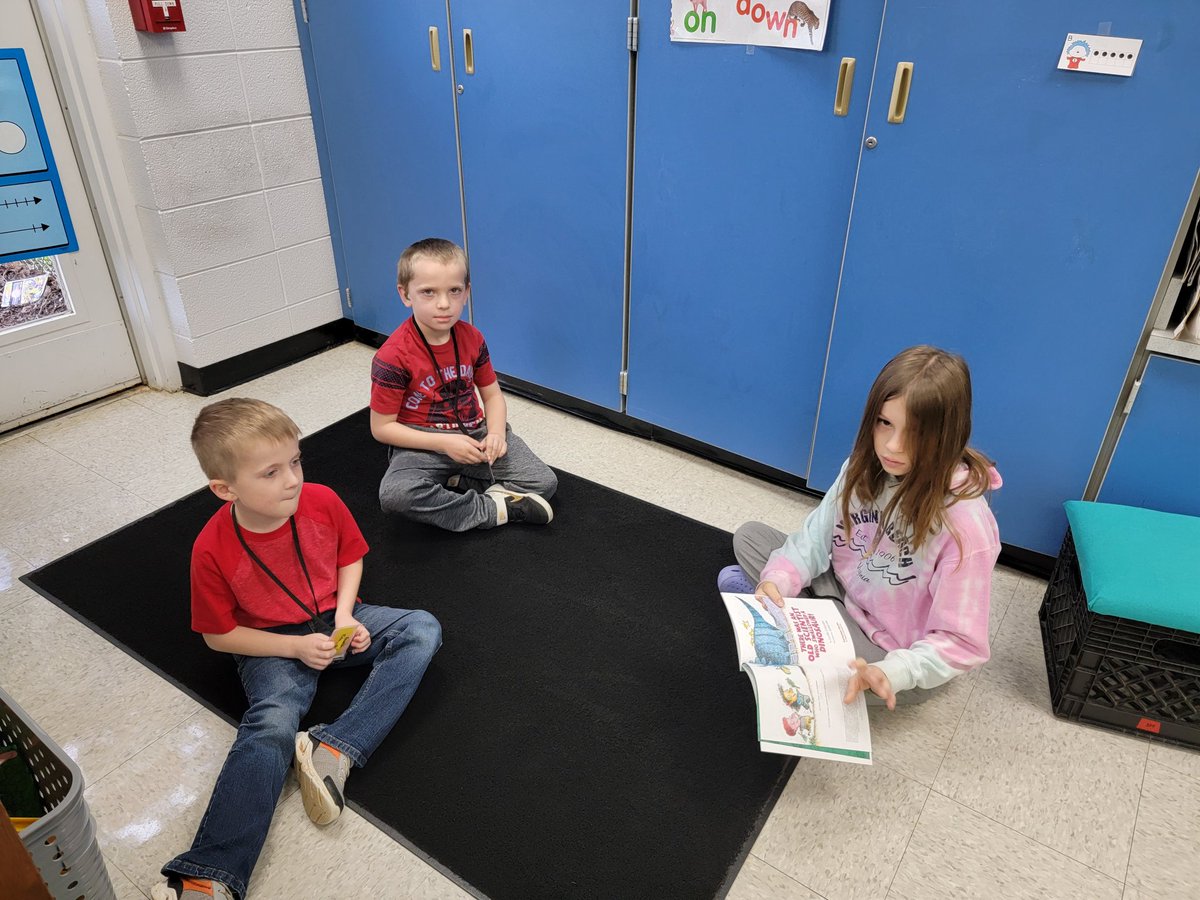 beth_seese's tweet photo. Buddy reading for #ReadAcrossAmerica2023  #NoBeariers @claremont_elem https://t.co/eJ6lxSFGnz