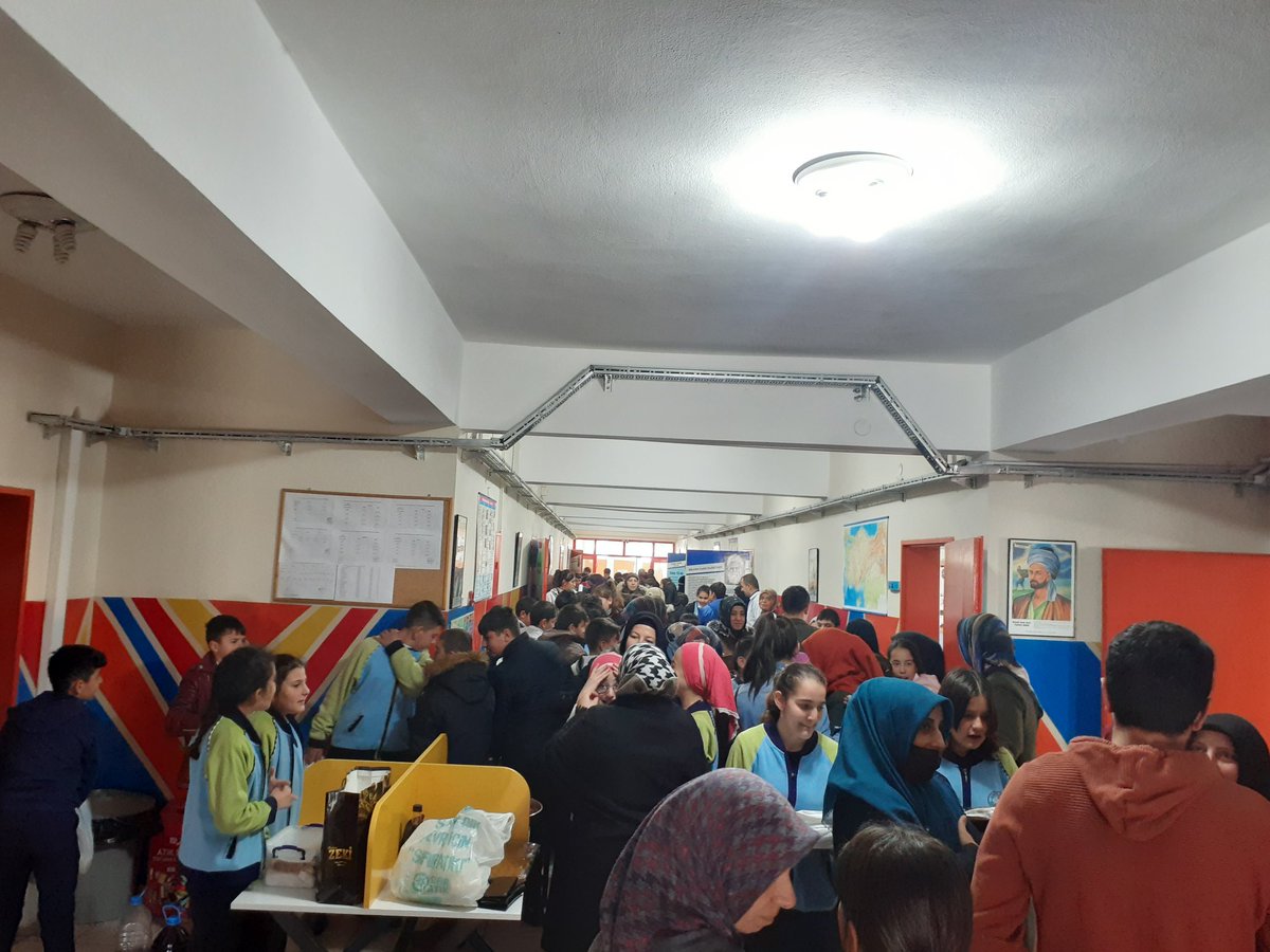 Kahramanmaraş merkezli meydana gelen deprem felaketinde vefat edenlere Allah'tan rahmet diliyoruz.Okul olarak deprem bölgesindeki depremzede kardeşlerimizin yaralarını birlikte sarmak için  kermes düzenledik.Yapılan tüm bağışları AFAD'a ulaştırdık.Birlikte daha güçlüyüz.