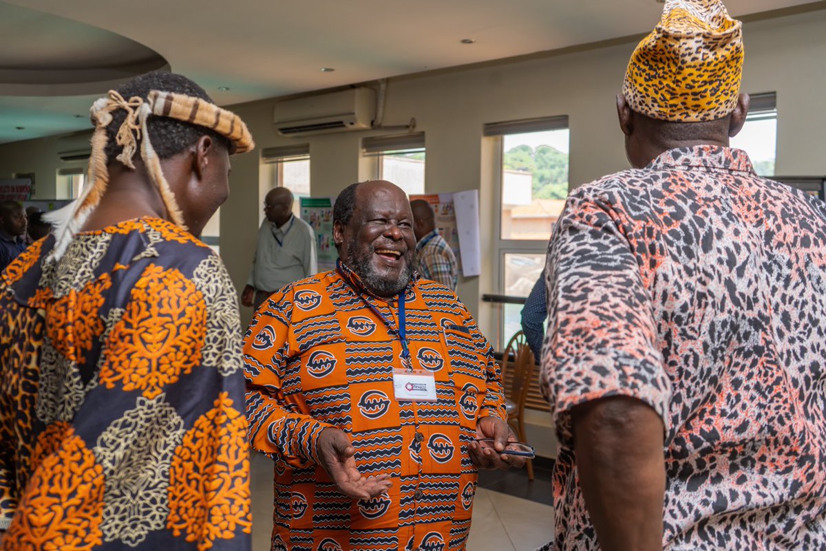 giz_uganda's tweet image. Happening Now: The Paramount Chief of Acholi officially opens the GIZ Civil Peace Service’s Multi-Stakeholder Meeting #MSHM on Natural Resource Conflicts in Northern Uganda bringing together over 160 participants from Acholi, Karamoja and Teso. #TogetherForAPeacefulFuture