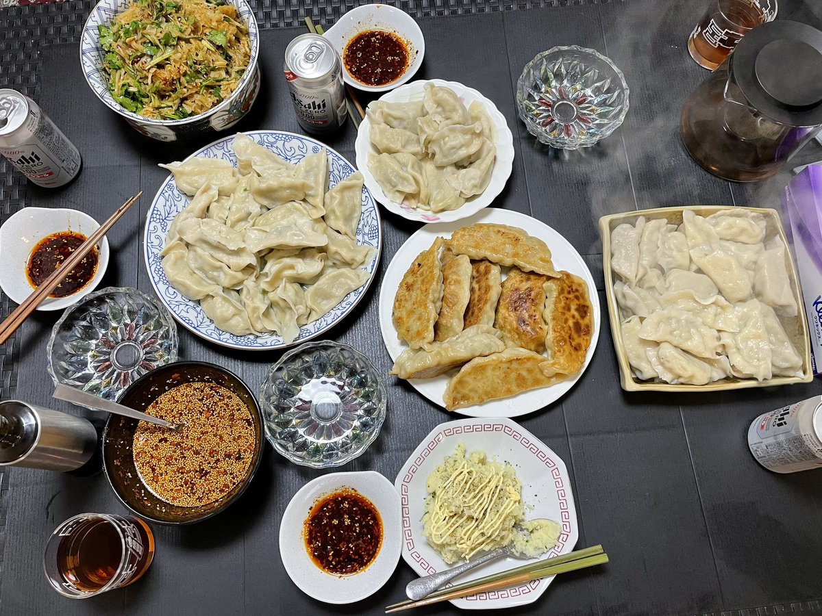 jhonny_night's tweet photo. 自宅で手作りガチ中華🥟
餃子&amp;肉饅頭パーティー🎉

#Chinesefood
#中国饺子
#水餃子
#焼き餃子
#party
#food 
#皮からつくる
#辣椒油
#ギョーパー https://t.co/o8YYZEyREW