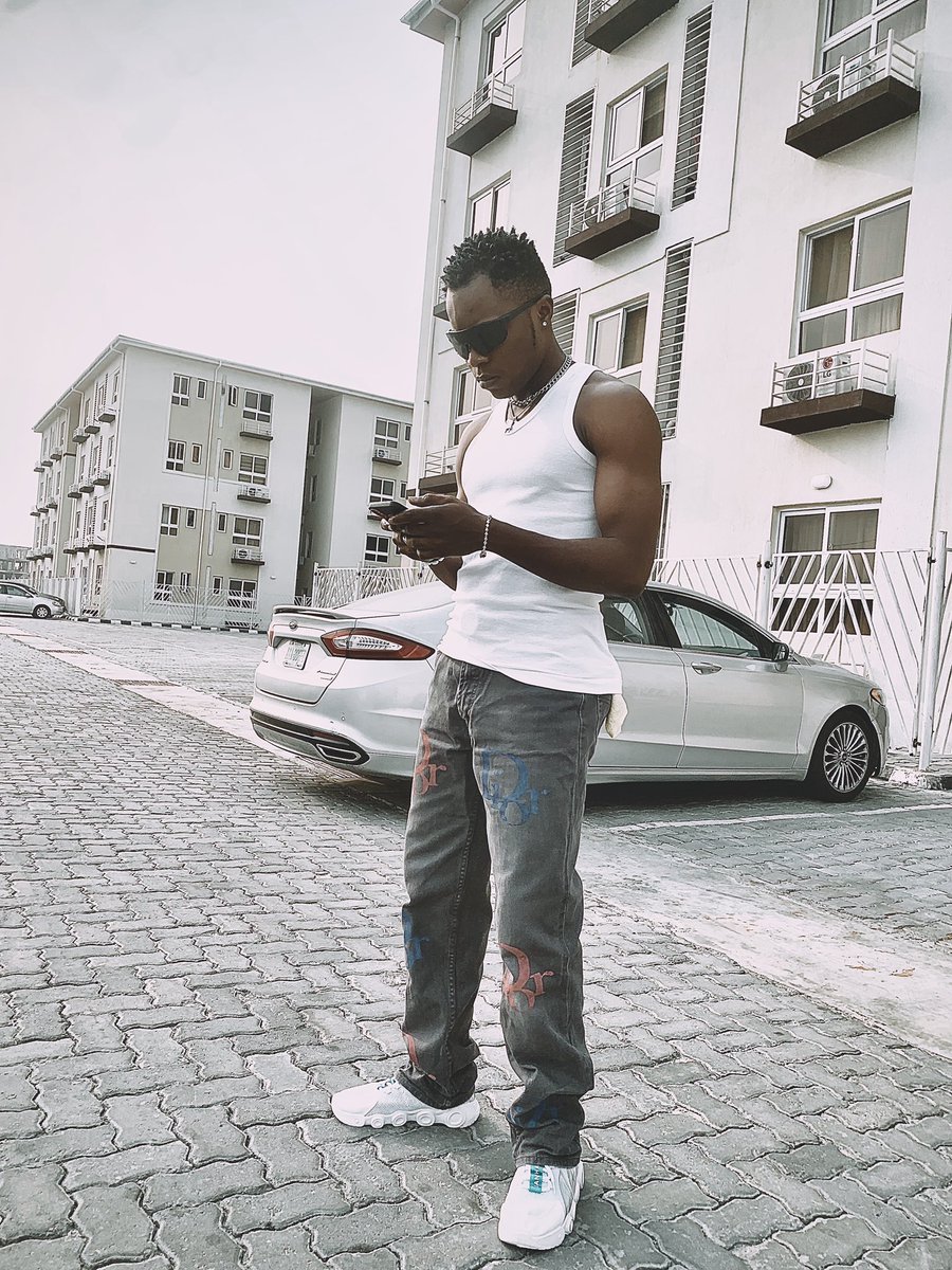 What’s your favorite Song on the Jara EP?? 
#bahdmanflash #jaraep #jara #ghanagirl #myparty #bahdman #afrobeats #afrobeat #worldmusic