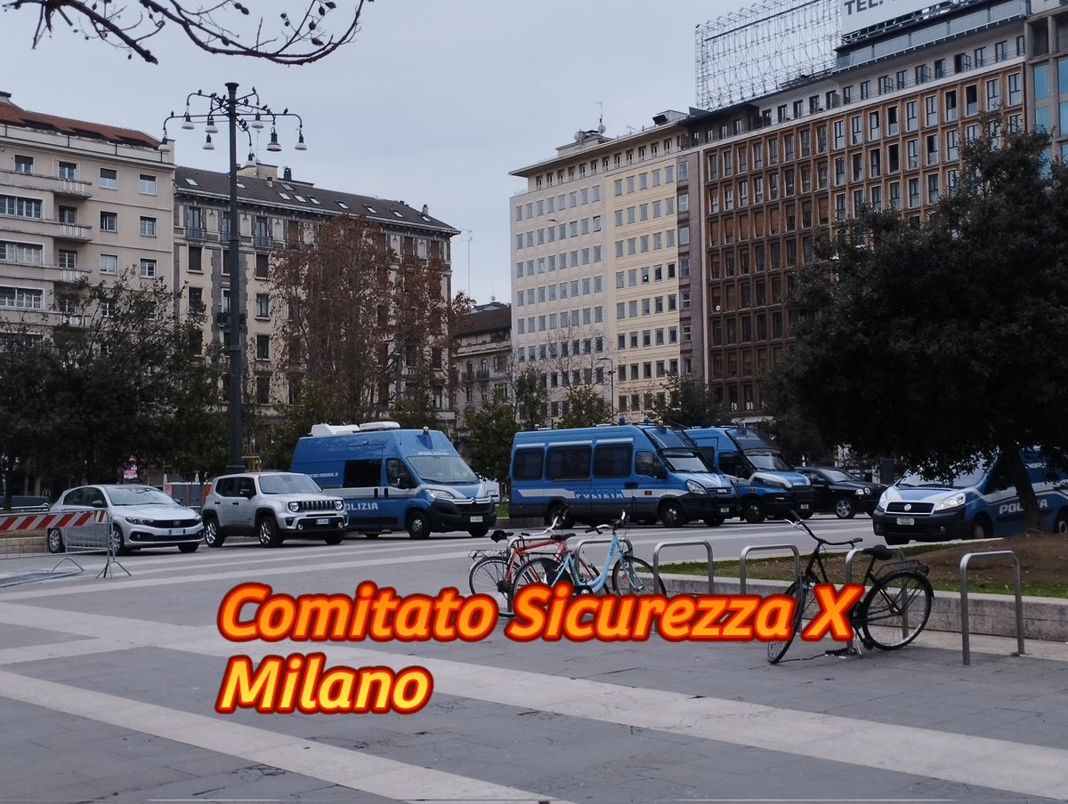 ComitatoSicmi's tweet photo. Grazie al Ministro Piantedosi, più controlli nelle grandi stazioni. Basta spaccio e degrado e mancanza di sicurezza. 
#sicurezzamilano #sicurezza #degrado #bastaspaccio #milano https://t.co/wPhBLXY4Kt