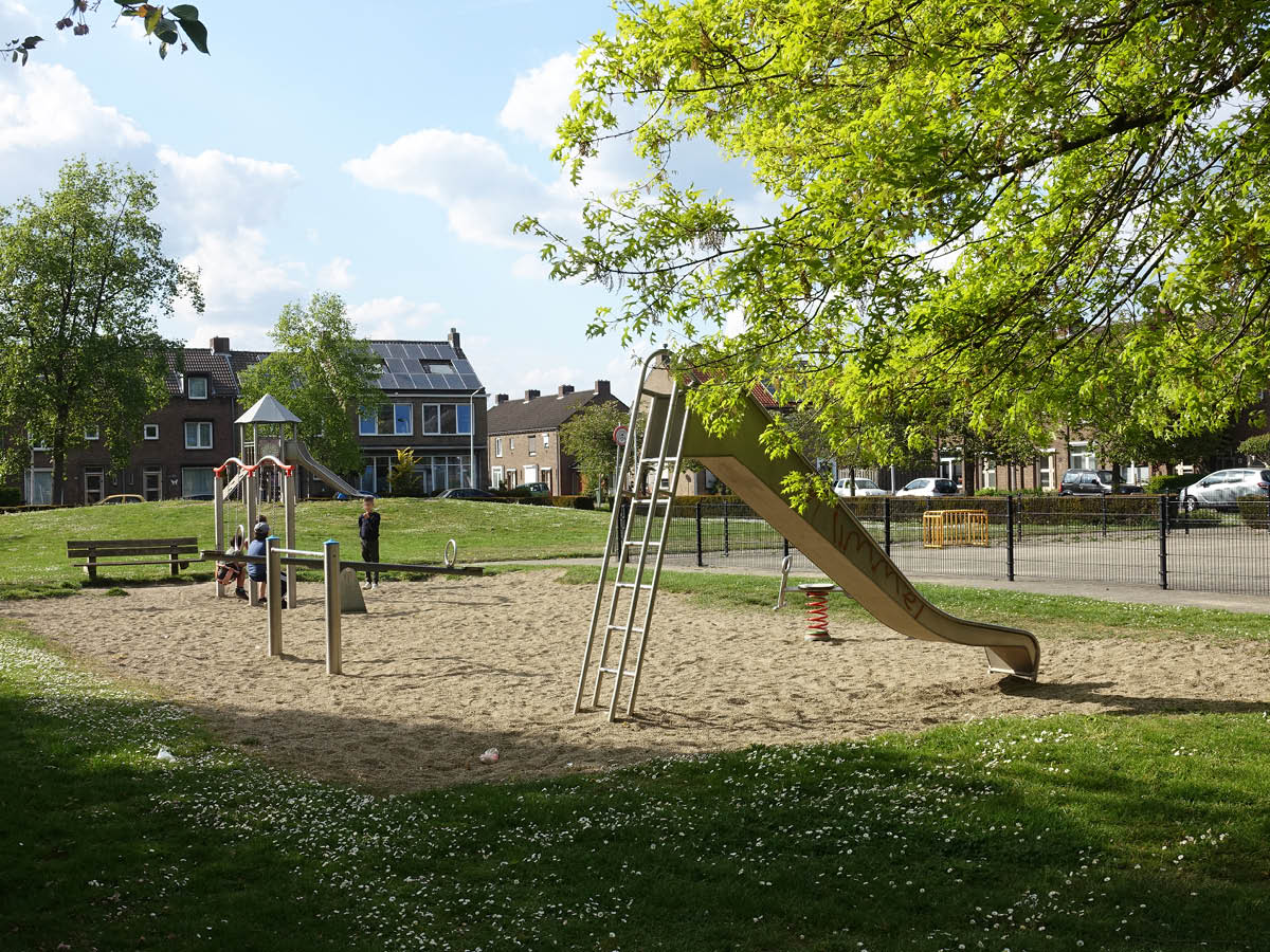 Er is een nieuw plan van aanpak 2023-2026 voor Maastrichtse sport- en speellocaties. Uitgangspunt van het plan is kwaliteit boven kwantiteit. Meer info: bit.ly/3ZzeskV