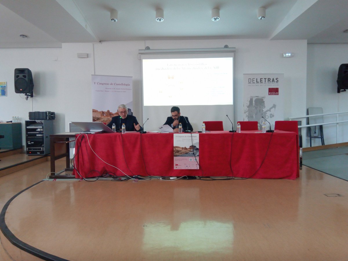 Miguel Gomes Martins nos presentó en su conferencia una visión de conjunto de los castillos portugueses de la Edad Media.
