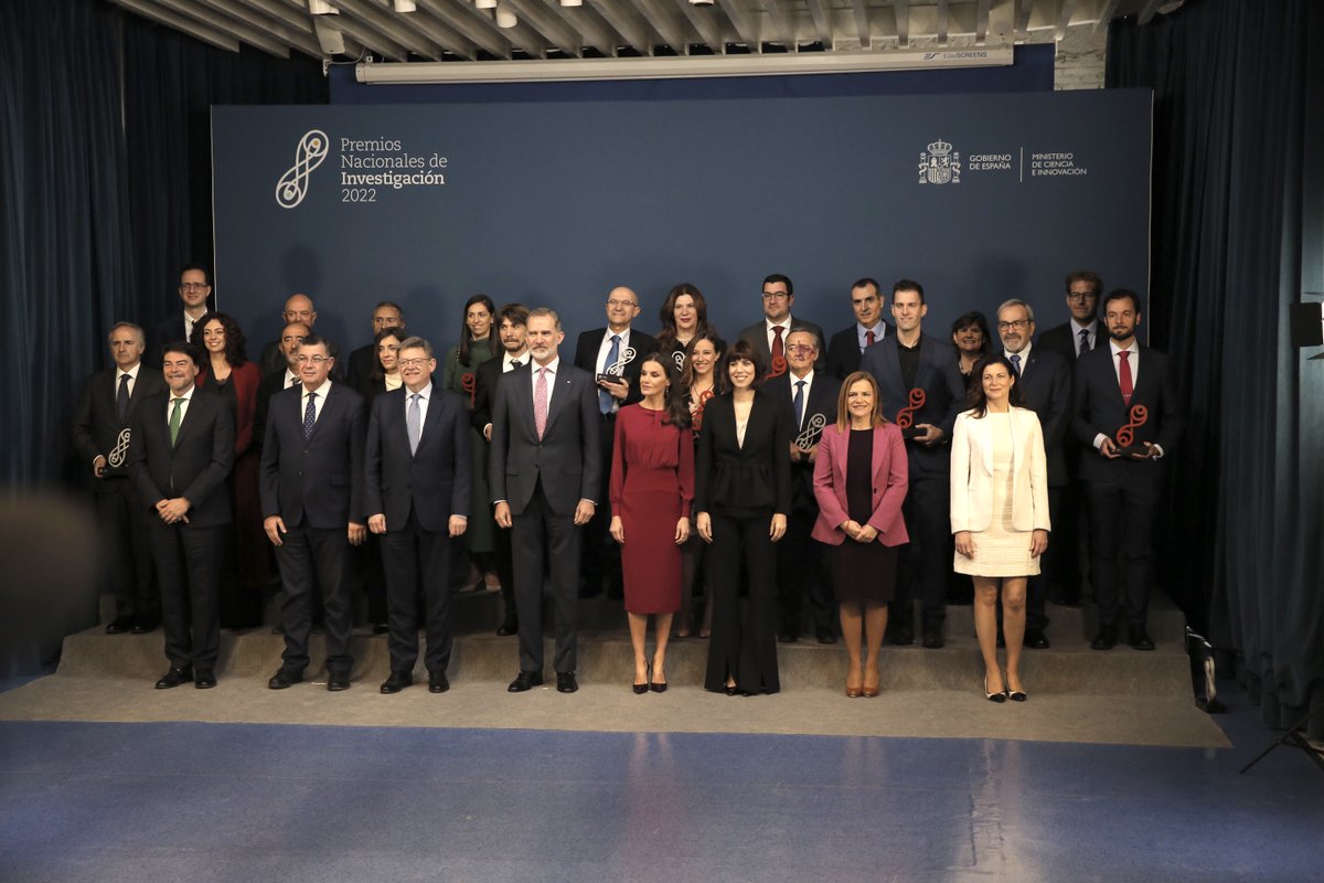 UA_Universidad's tweet photo. ¡Enhorabuena!
Fernando T. Maestre, Premio Nacional de Investigación Alejandro Malaspina 2022.
Los Reyes de España han entregado el premio, en el área de ciencias y tecnologías de los recursos naturales, al investigador de la UA. 
Más info en https://t.co/k6c6UoAjBH https://t.co/K4MYZ9lAXs