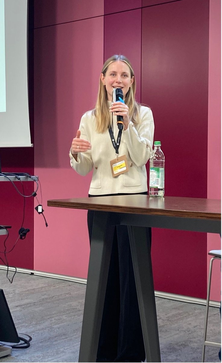📣 Vergangene Woche durften wir uns auf der #Microsoft #Inklusionskonferenz2023 vorstellen. Unsere COO Vanessa hat Einblicke in unser #Engagement für eine #inklusive #Gesellschaft gegeben und gezeigt, wie wichtig #LeichteSprache ist. 🥰 Wir sagen Danke! 🚀