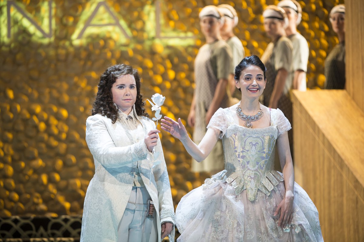 glyndebourne's tweet photo. Richard Jones's stylish, time-travelling production of Der Rosenkavalier is our #OperaOfTheMonth.
Over on Glyndebourne Encore, subscribers can watch the opera in full, and enjoy an exclusive introduction from opera specialist @AlexaCoghlan.
Explore: https://t.co/LyM9foj4uj https://t.co/7hw0o7rjtU
