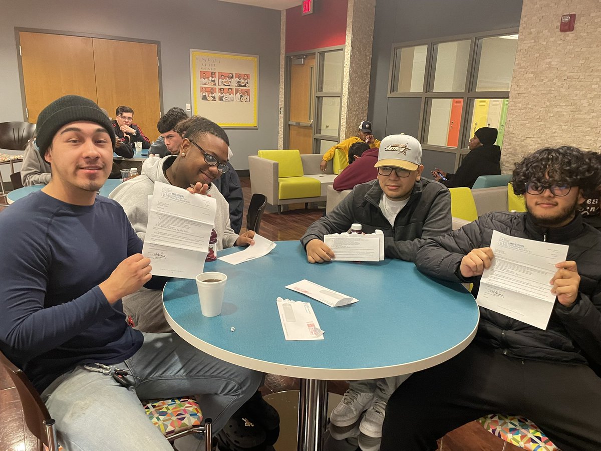 Extremely proud of our Waste Water Management students. After passing their @MoDNR exams, they are one step closer to starting their careers with @KCMOwater right after graduation #FutureReady #RealWorldLearningKC #CareerAndTechnicalEducation @KCPS_RWL