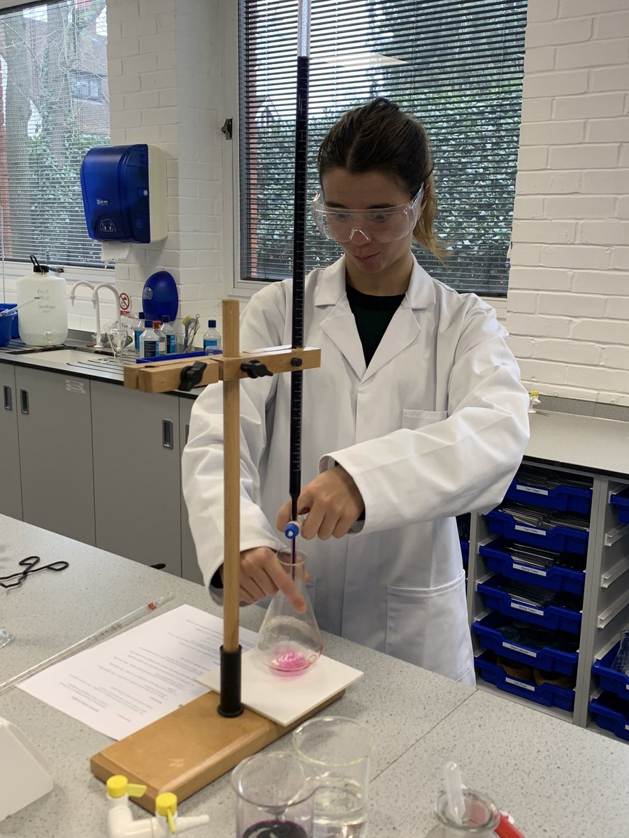 STAHSChemistry's tweet photo. More titration fun. Our excellent Y13 chemists performing autocatalytic redox titrations. Competitive end point colours! #chemistryvibes https://t.co/hmX17g08Rf