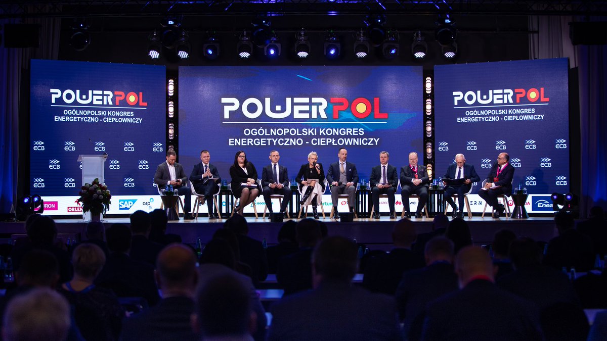 lukczpl's tweet image. "Rok 2023: Polityka energetyczna 🇵🇱 wobec kryzysu surowcowego w Europie" - taki temat przyświecał 23. edycji #POWERPOL, którego partnerem strategicznym była @Grupa_Enea. Dziękujemy za kolejne spotkanie ekspertów od #energetyka z udziałem #Enea i @LWBogdanka. #TransformacjaEnei