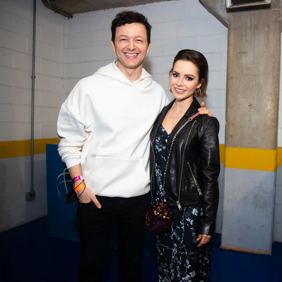 ImagineDBR's tweet photo. A nossa querida @SandyLeah e o seu marido @lucaslima estavam no show do Imagine Dragons ontem no Allianz Parque! ❤️🐉

📸 Patrícia Devoras https://t.co/IHX680ZqLi