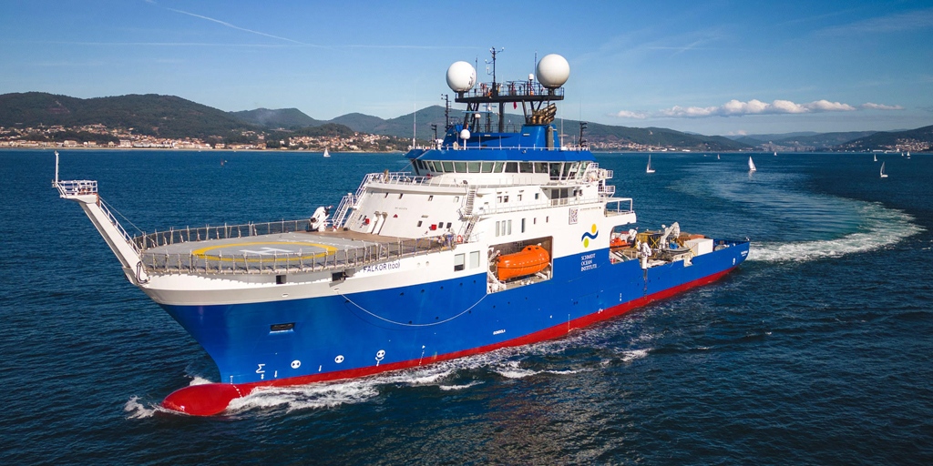 Congrats to our sibling org @SchmidtOcean on the launch of their new research vessel, #FalkorToo, debuting March 3. What #deepsea #marinelife might the new cohort of scientists, Artists-at-Sea, and students encounter in 2023? Find out at schmidtocean.org #ChapterToo