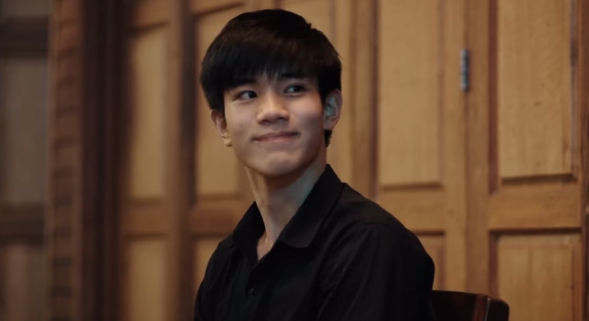wolleyydaw's tweet photo. โดนลุงแย้บถามเรื่องฮาร์ทหลายรอบ ทั้งเรื่องจูบเรื่องอะไร แต่หลี่หมิงมันไม่เคยเอาความสัมพันธ์ระหว่างตัวเองกะฮาร์ทมาพูดพล่ามอะไรเยอะเลยอะ ปัดออกตลอด some where only we know เว่อร์ โอ้ยมันหล่อ 😫😫😫 #MoonlightChickenEP7  https://t.co/YmbrgBRSdN